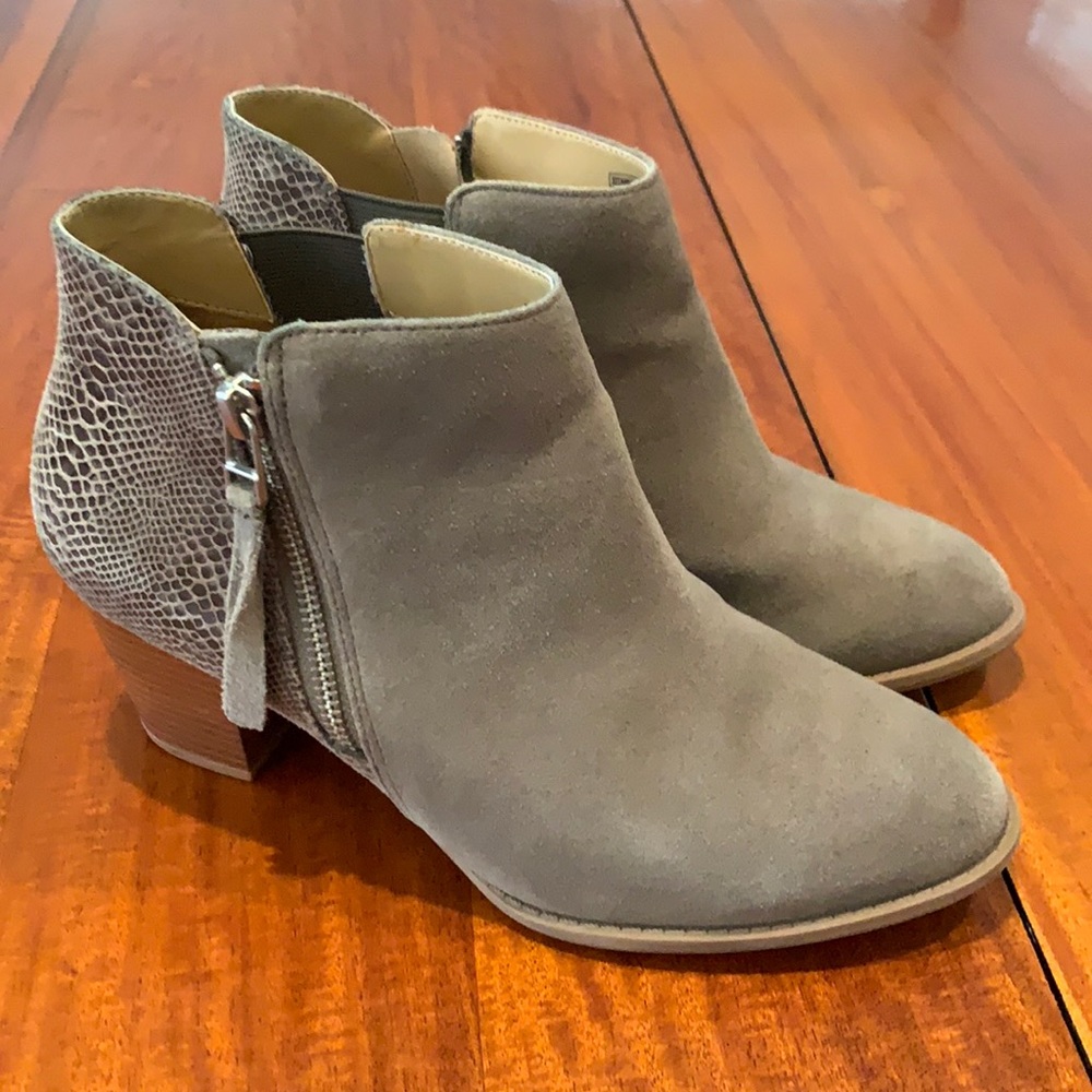 Vionic Suede Ankle boots, 8.5